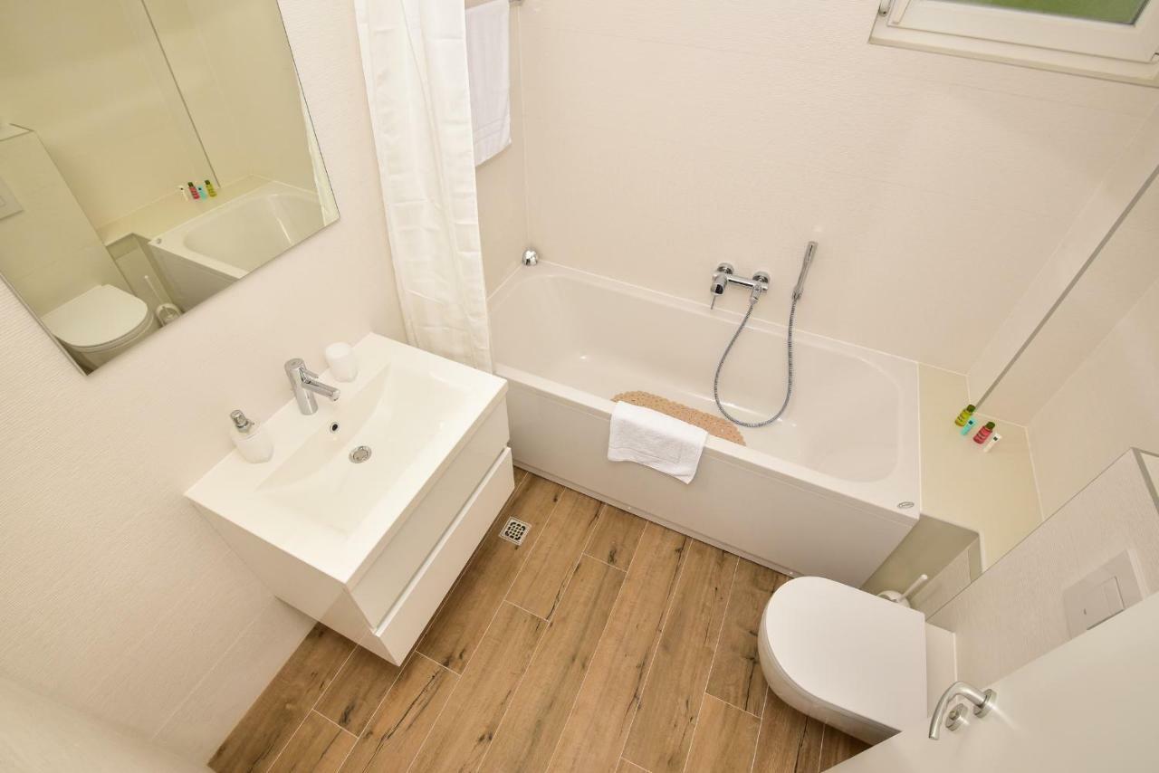 Apartment Ricca Seaview Makarska Exterior photo